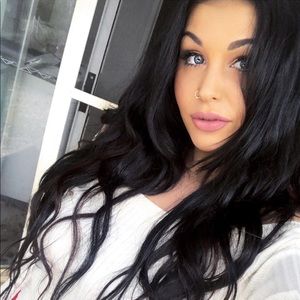 Meet your Posher, Nicole